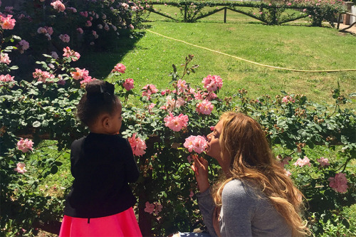 jenniferlawurence:Blue Ivy in Italy 