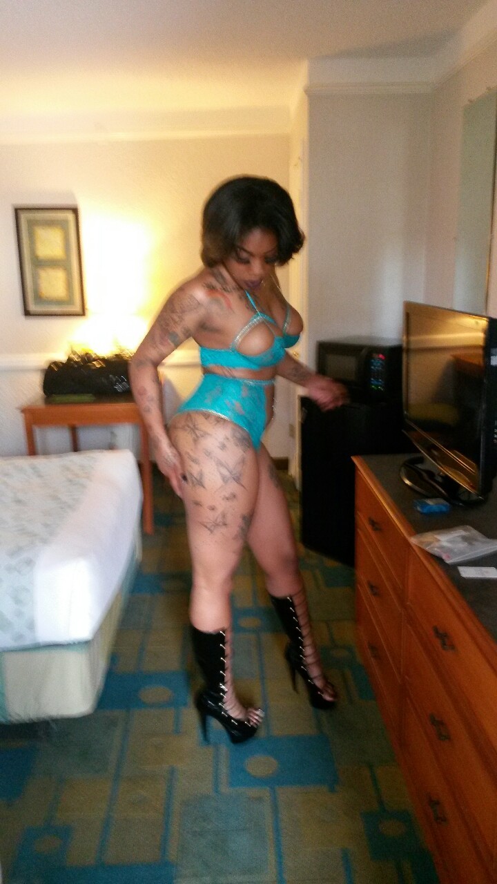 THIIS PAGE FOR HORNY DIICKZ ONLY