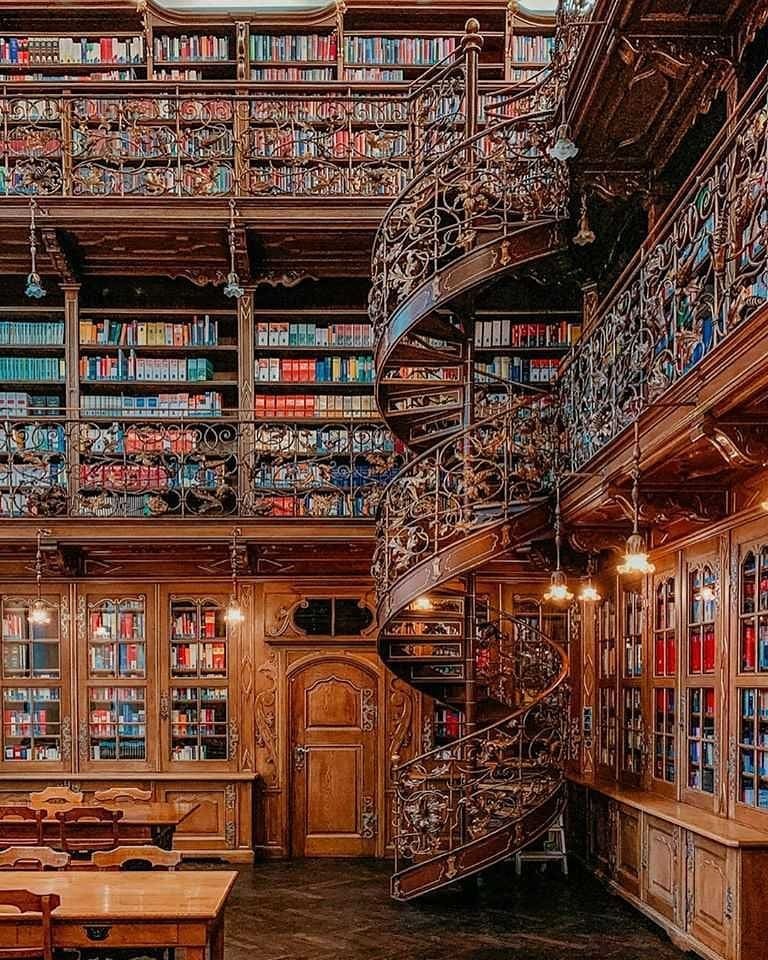 115 senelik bir kütüphane....