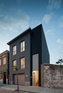 wearevanity:  Notched Square Residence | WAV 