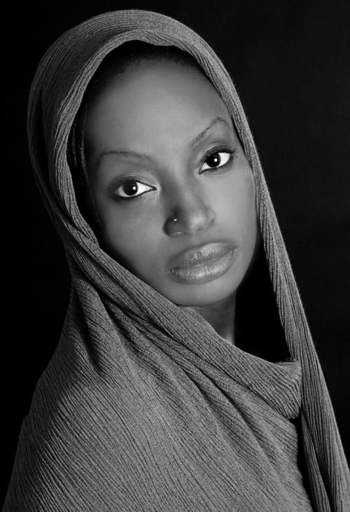 darksilenceinsuburbia:  Marta Azevedo: Black Faces