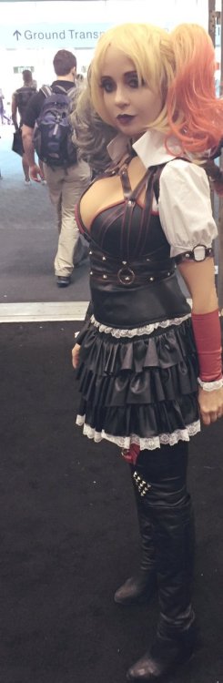 ironbloodaika:  ironbloodaika:  Big surprise to the fans at San Diego Comic-Con 2016! :D Tara dressing up as Harley again, this time in her Arkham Knight outfit! XD This makes this the fourth time she’s dressed as one of her characters! XD Apparently