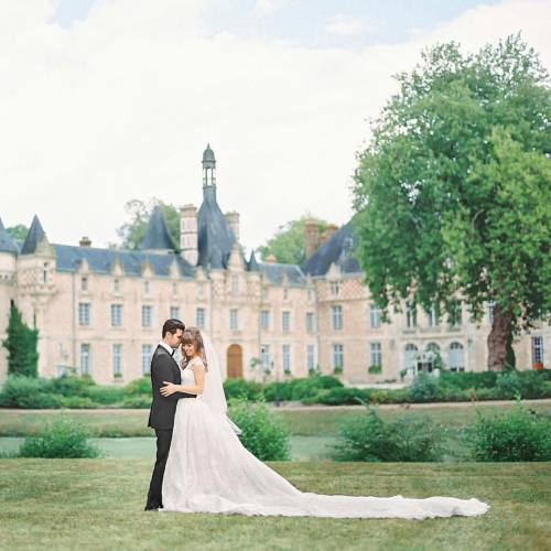 @margoandme wedding is so stunning. The most fairy-tale setting with the gown to match; a @pronovias