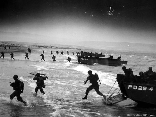 todayinhistory:June 6th 1944: D-DayOn this day in 1944, the D-Day landings began on the beaches of N