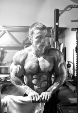 cdnlifter27:  IFBB Pro Ivan Kochetkov 