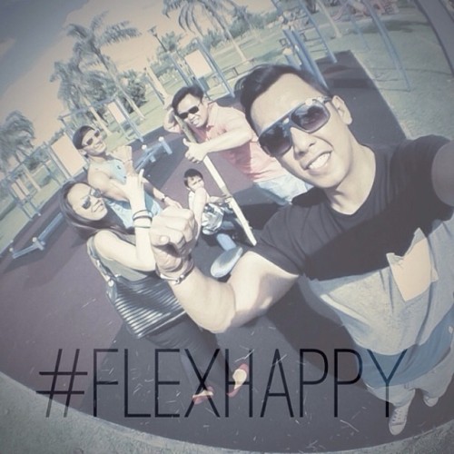 We flex happy #flexhappy #flex #sunday #walkatthepark
