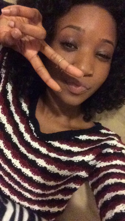 knowthysoul:My black is infinite.