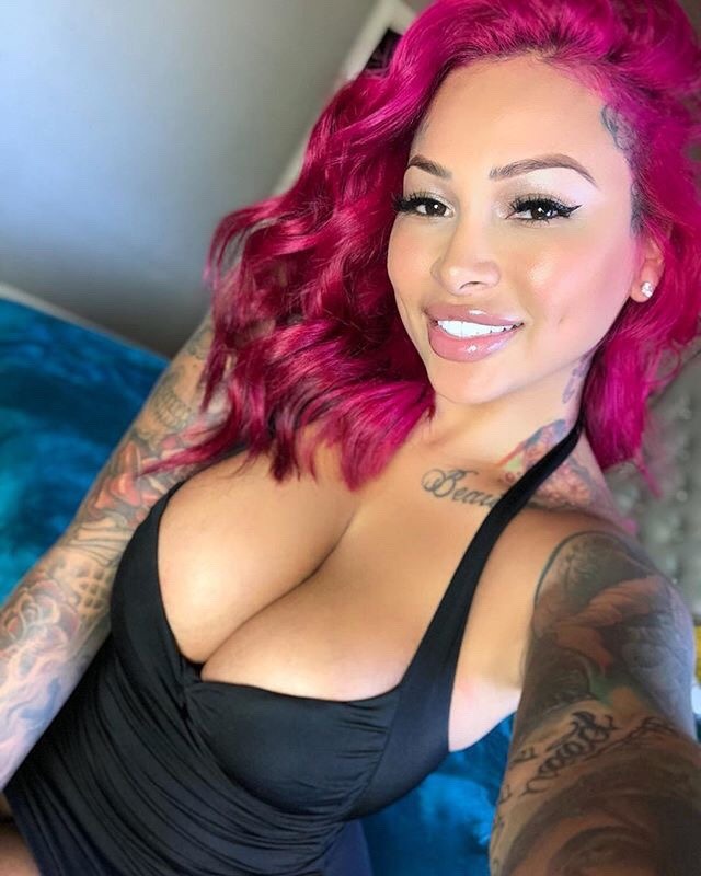 handsonexperiencexxx:  @brittanya187🔥🔥😍😍