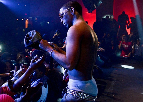 them-babies:  only1dollar:  Lil B and those wonderful cakes!  I want him something