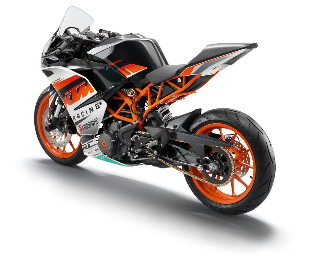 bikesbrewsandbabes:  soulsteer:  2014 KTM RC390  a sportier version of the 390 duke?