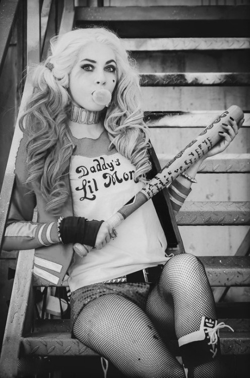 p-aganismo:  i–unknown:  -  b&w
