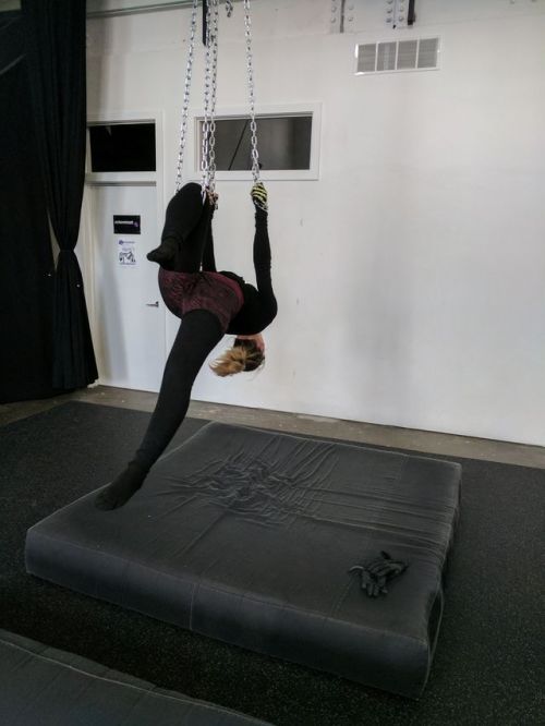 spindlethief: This was my evening yesterday. Trying out a new apparatus at the circus studio (Studio