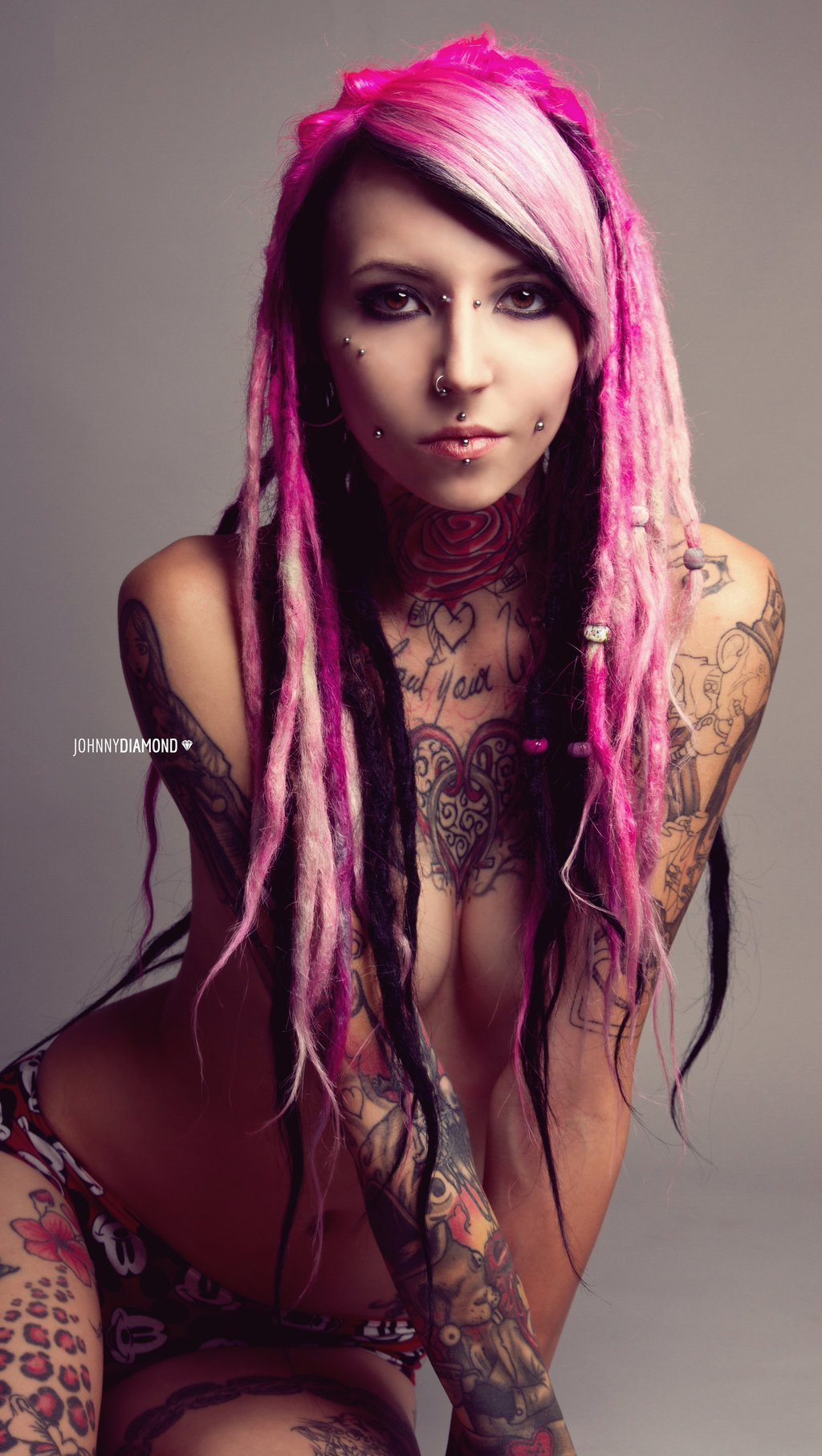 veiled-madonna:  Bea II by JohnnyDiamond 