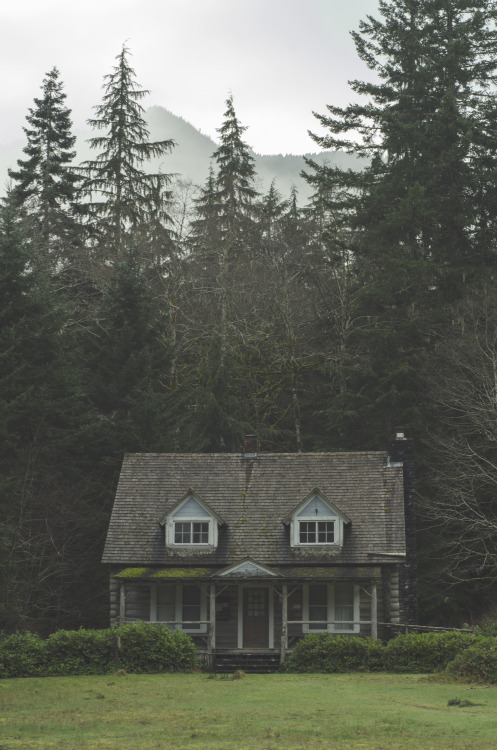 millivedderphotography:Storm Point Flickr|Facebook|Tumblr|Society6