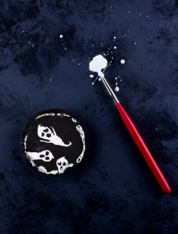 foodffs:  Ghastly Mirror Cookies Follow for