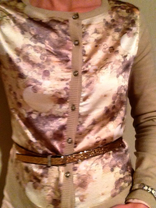 Floral patterned cardigan with a gold sparkle belt. What was your #officestyle today?