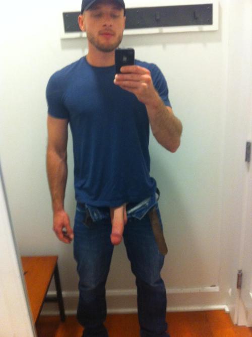 txcwbysexy:  camodude:  http://camodude.tumblr.com/  Hot damn  Yes dear I’ll suck your cock!