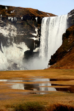 safesexgay:  brutalgeneration:  Skógarfoss (by Dagny68)  SAFE SEX GAY … AND OTHERS COOL THINGS …