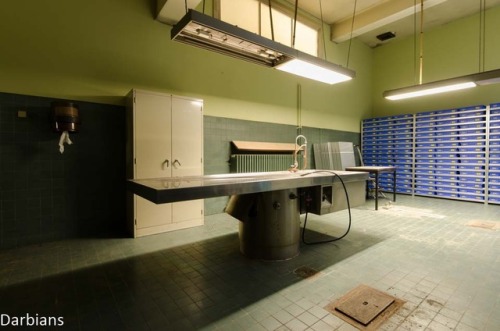 darbians: An abandoned morgue in Belgium. Check the link for more from here…Abandoned Morgue