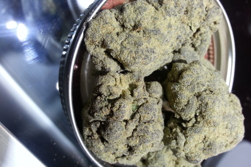 darthweeder420:  Blue Moon Rocks