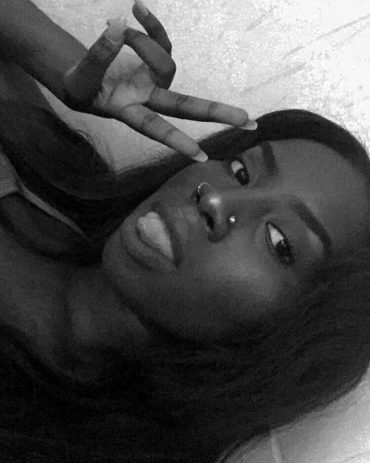 darkskinnedblackbeauty:  Blessed to be dark skinned 👸🏿✨ 