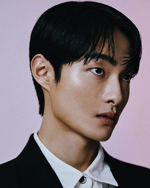 netflixdramas:YOON CHAN YOUNG photographed by Lee Yong Hee for Elle Korea, March 2022