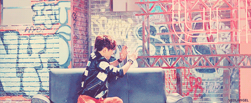 yeolangel:  I FEEL LIKE THIS IS THE CUTEST SCENE AND I DONT KNOW WHY ITS JUST CUTE AND WHY AM I IN CAPS?! 