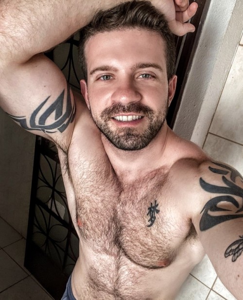 HAIRY SEXY MEN