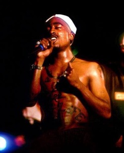 hiphopclassicks:  Pac