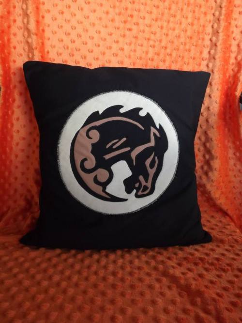 otlgaming:  BIOSHOCK INFINITE ‘VIGOR’ PILLOWS Jewels Cardosa of Calavera Craft Room spent 40 hours creating these 8 pillows based on the vigors in Bioshock Infinite. The cushions are ษ each and all but “Return to Sender" and “Charge"