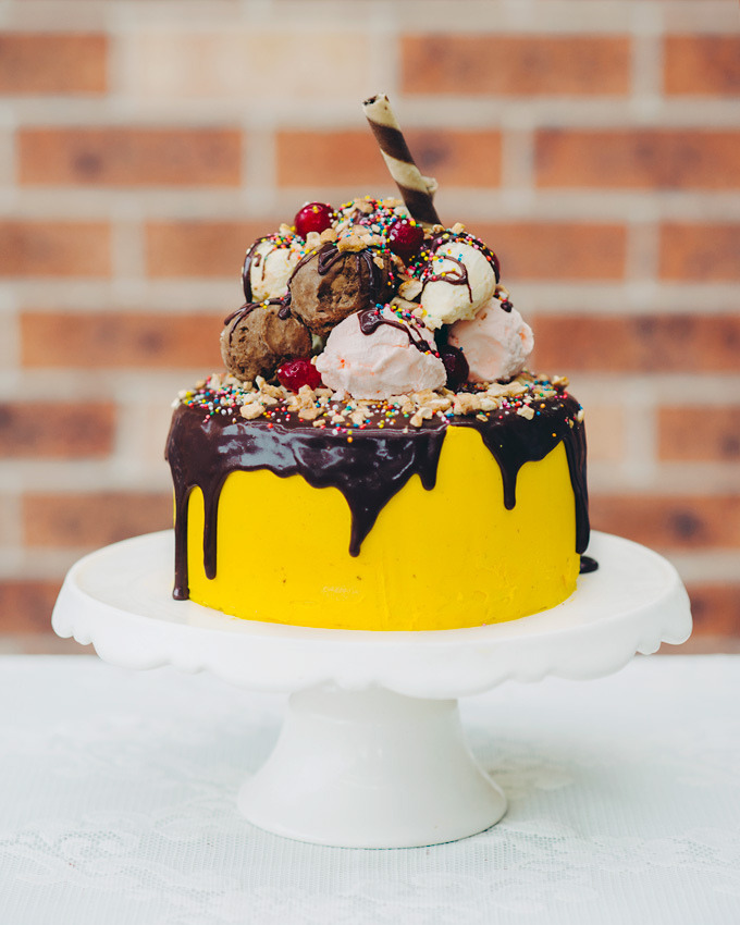 gastrogirl:  incredible banana split birthday cake. 