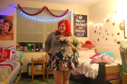 mikalamode:  last selfies for the evening, i promise! i added my petticoat under this dress when i went to the movies. it just adds a teeeeensy bit of poof, but i really like it! i feel so cute and girly wearing it. love love love. 