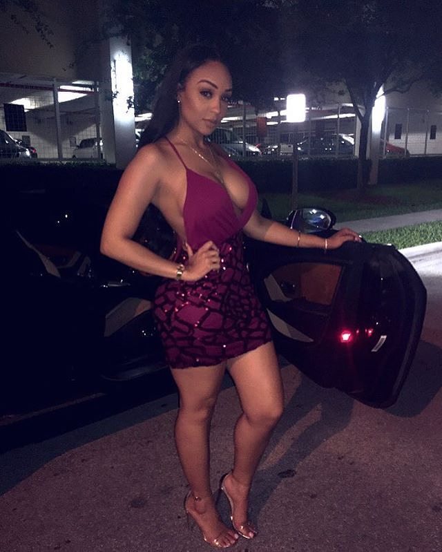 citycuties:  Beautiful! 😍😍😍@dedeonthebeach #repost #beautifullady #beautifulwoman