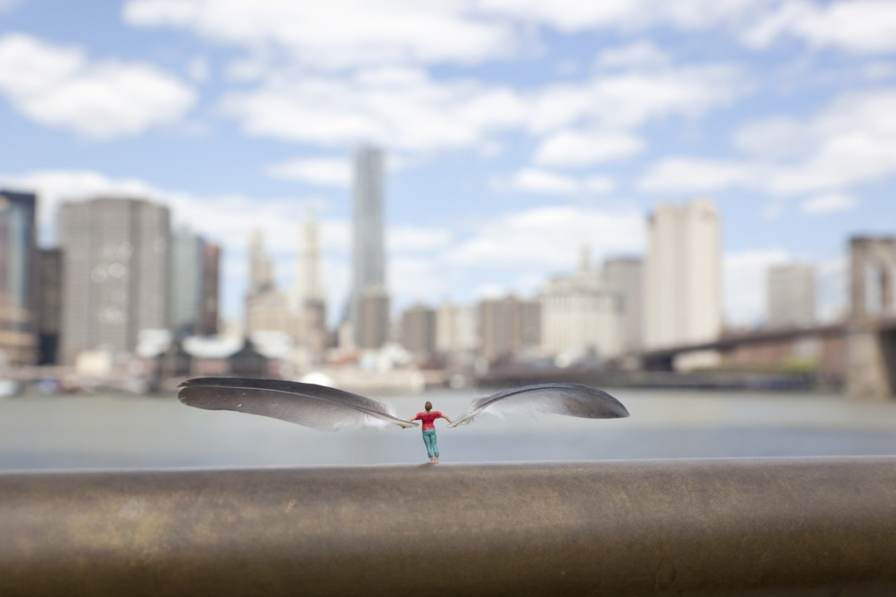 archatlas:  The Little People Project  Slinkachu    His miniature figures are left