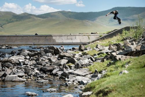 ninewhitebanners:Skateboarding in Mongolia, photos by Percy Dean. ulaanbaatar