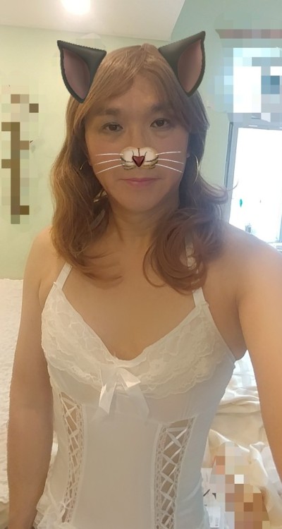 jessili: 我很少張貼我的臉部照片，以防有人會認出我 I seldom post my face pic just in case someone will recognize me