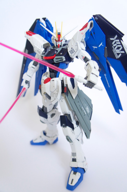 Master Grade Freedom Gundam 2.0 assembled, painted and photography by Scandalousgaijin