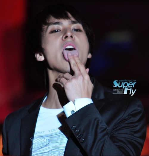 hairykpoppits:  [REQUEST] Idols’ tongues
