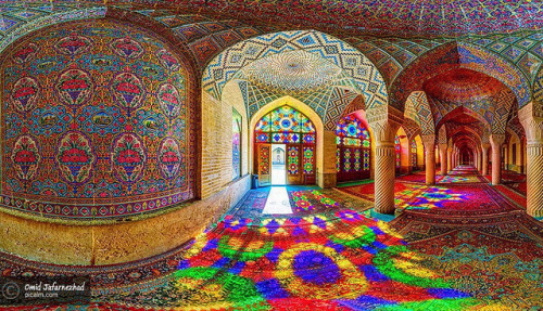 923526_640800749270175_804412596_n by (Mard Barani) on Flickr. Nasir-al-mulk mosque @ Shiraz, Iran