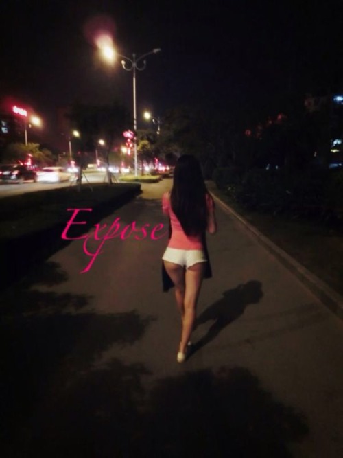 exposebitch: 超爱的短裤 蜂腰肥臀，美