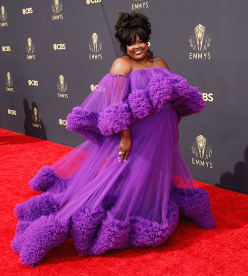 18kgold:blueinaseaofred:zacharylevis: NICOLE BYER2021 | 73rd Primetime Emmy Awards, Los Angeles (Sep