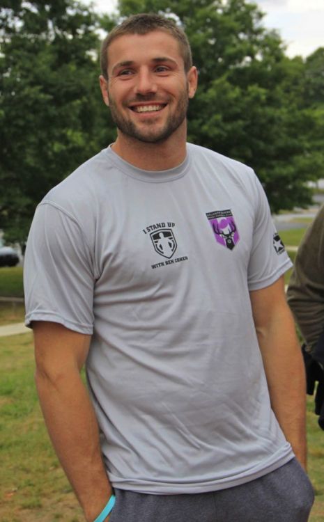 latinbtminlondon:  marriedmen:  Ben Cohen jerking off.  This guy is even hotter in real life!!  Oh my!