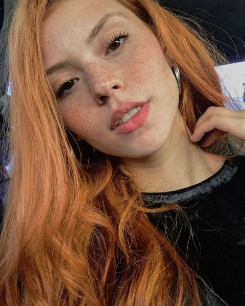 gewelmaker:Gabi Cardoso Feine Sommersprossen