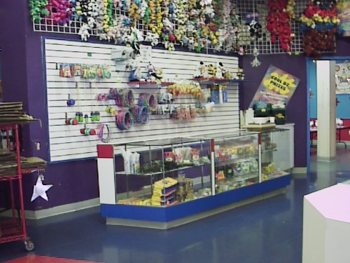 jmdurden:  iwanttobeastayathomedad:  The First Discovery Zone opened up in January 1990. They went Bankrupt in December 1999. There never is and never will be anything as 90′s as Discovery zone.       my childhood T ^T 