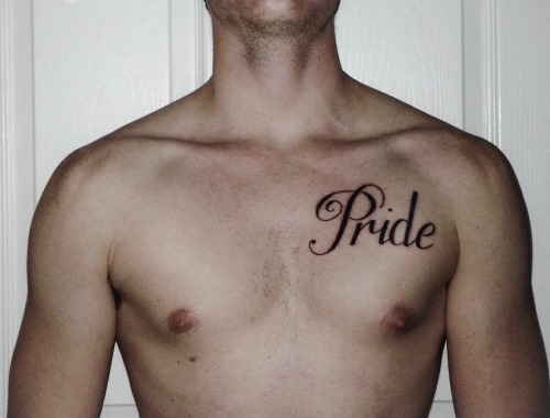 lookingverycarefully:  Three years ago today I came out to my family. I’ve been met with more love and support than I could ever imagine and I couldn’t be more grateful. Not all are as lucky and me, and everyone, at one point or another, has some