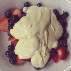 robynlawleyeats:  Strawberries, blueberries and creme fraiche with coconut sugar #robynlawleyeats