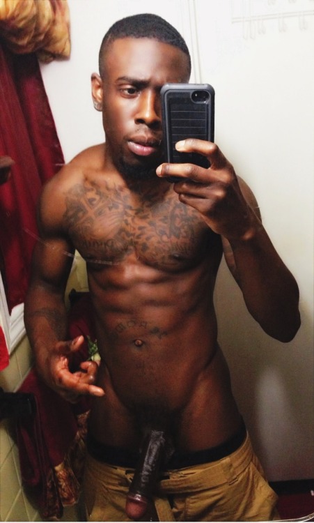 imchillnjustchilln:  lamour79:  goodbigblackdik:     I think I know him  ^^^^^^^^i wish i knew him lol^^^^^