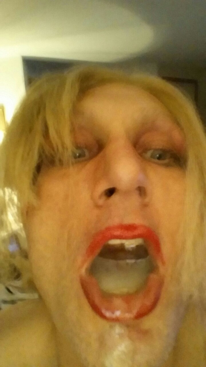 tobyamber200869:  Il drink as many guys sperm who will squirt it in my mouthmmmmmyumm