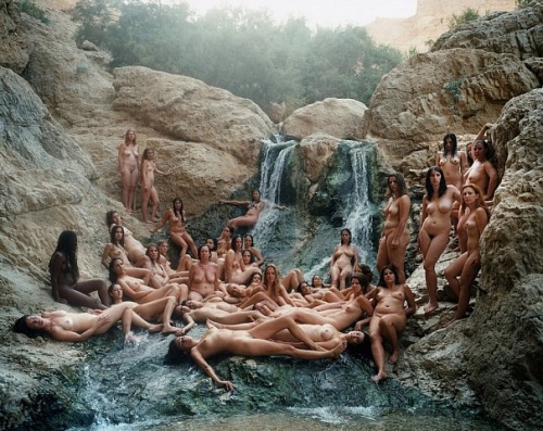  World finest photography art by Spencer Tunick. Group of naked peoples