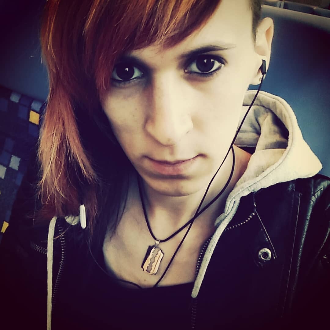 Traveling woohoooo boredum #emo #emogirl #rawr #tgirl #transgirl #transsexual #transgender